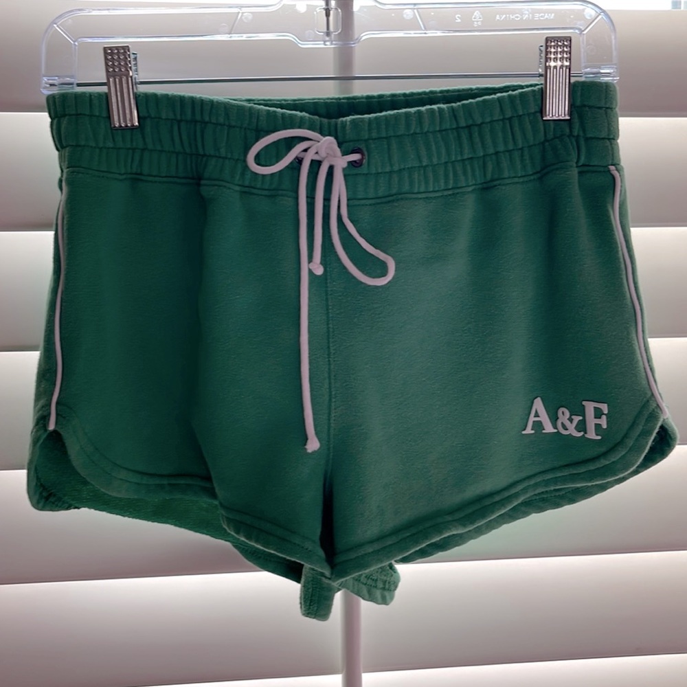 Abercrombie Fitch green shorts size S